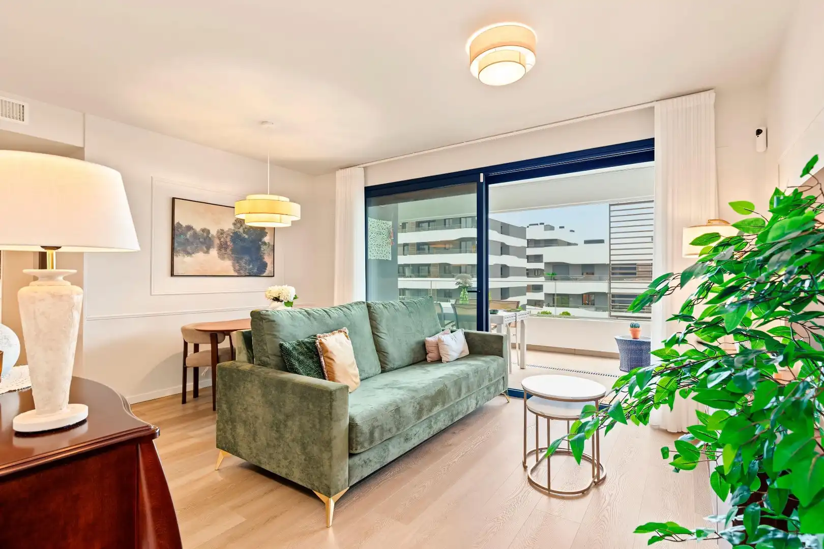Flat with terrace for sale in Mas d'En Serra - Els Cards