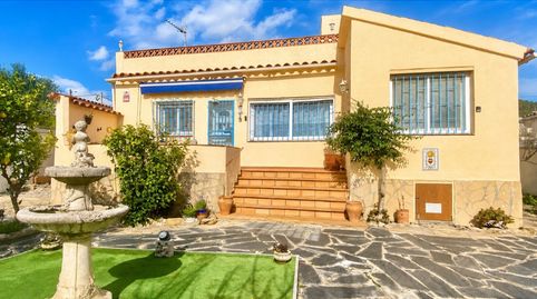 Casa en venta en Roses con jardín, terraza y solárium a 5 minutos de la playa  Exclusiva propiedad en la Costa Brava, immagine 2