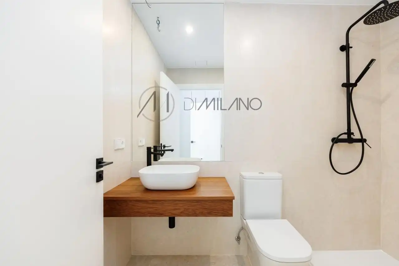 Baño de Ático en venta en Vigo  con Calefacción, Terraza y Piscina