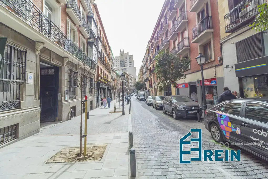 Außenansicht von Wohnung zum Verkauf in Madrid mit Klimaanlage und Heizung