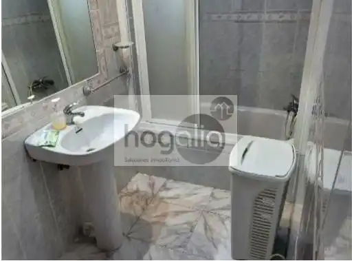 Baño de Piso de alquiler en Sevilla con Aire acondicionado y Amueblado