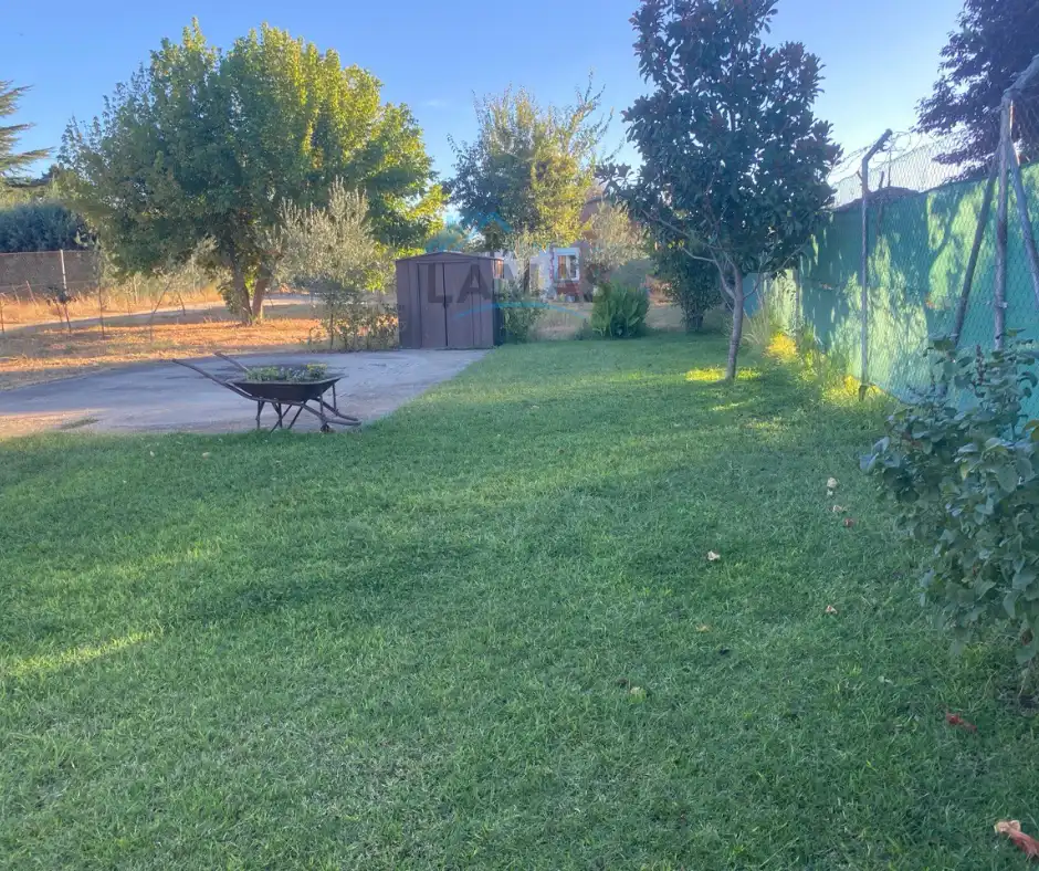 Garden of Country homes for sale in Saucedilla  with Air Conditioner, Storage room and Furnished
