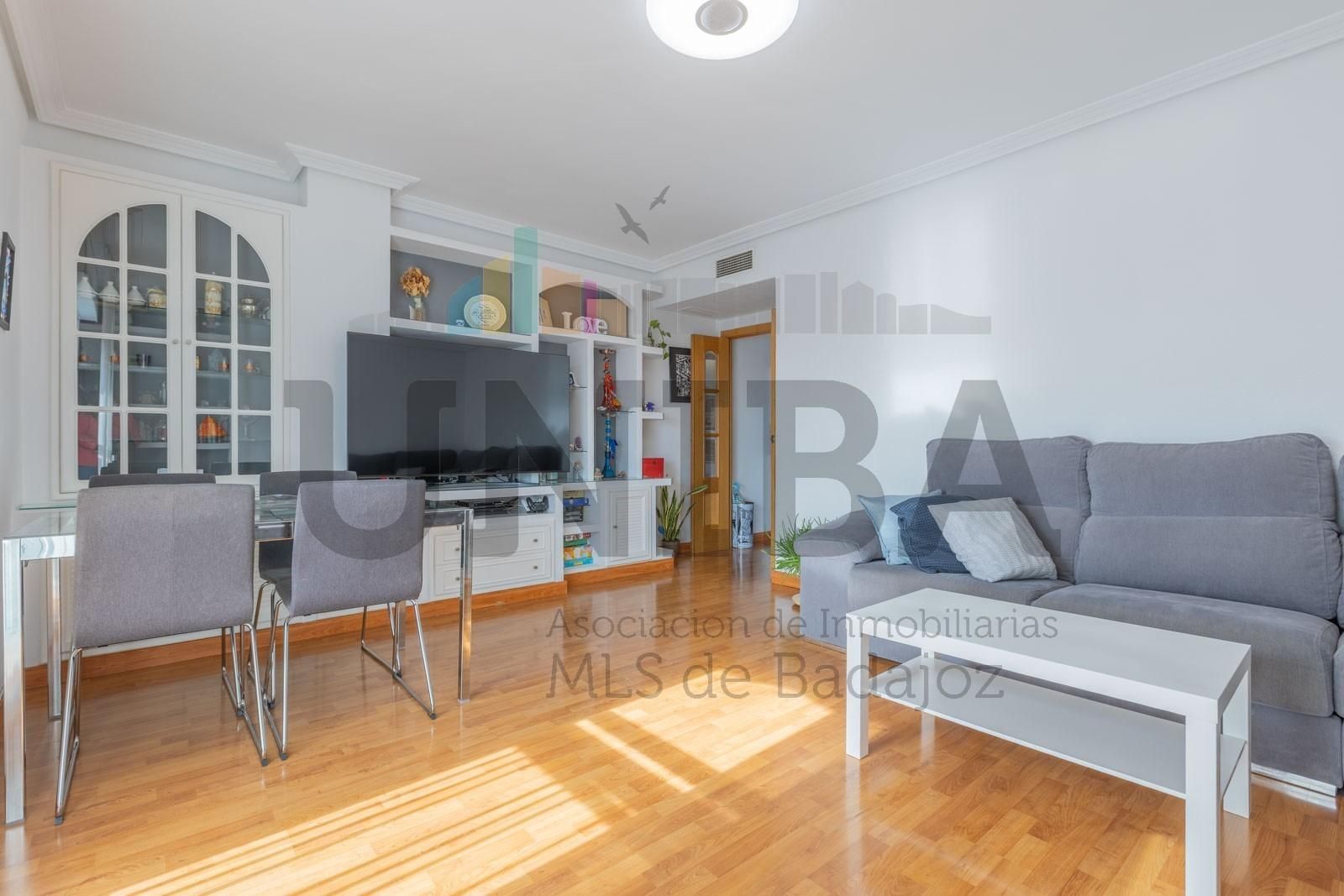 Living room of Flat for sale in Badajoz Capital  with Air Conditioner and Storage room