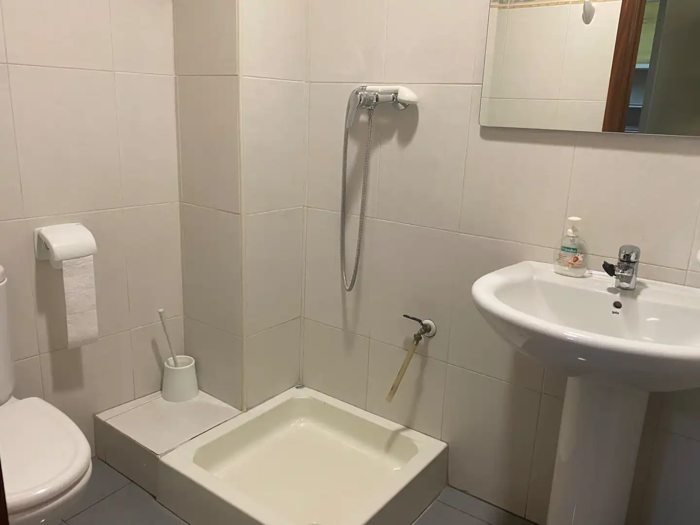 Bany de Oficina de lloguer en Valencia amb Aire condicionat i Moblat