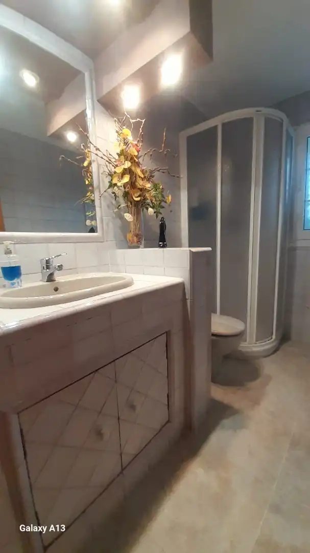 Bany de Casa o xalet en venda en Paterna amb Aire condicionat, Calefacció i Jardí privat