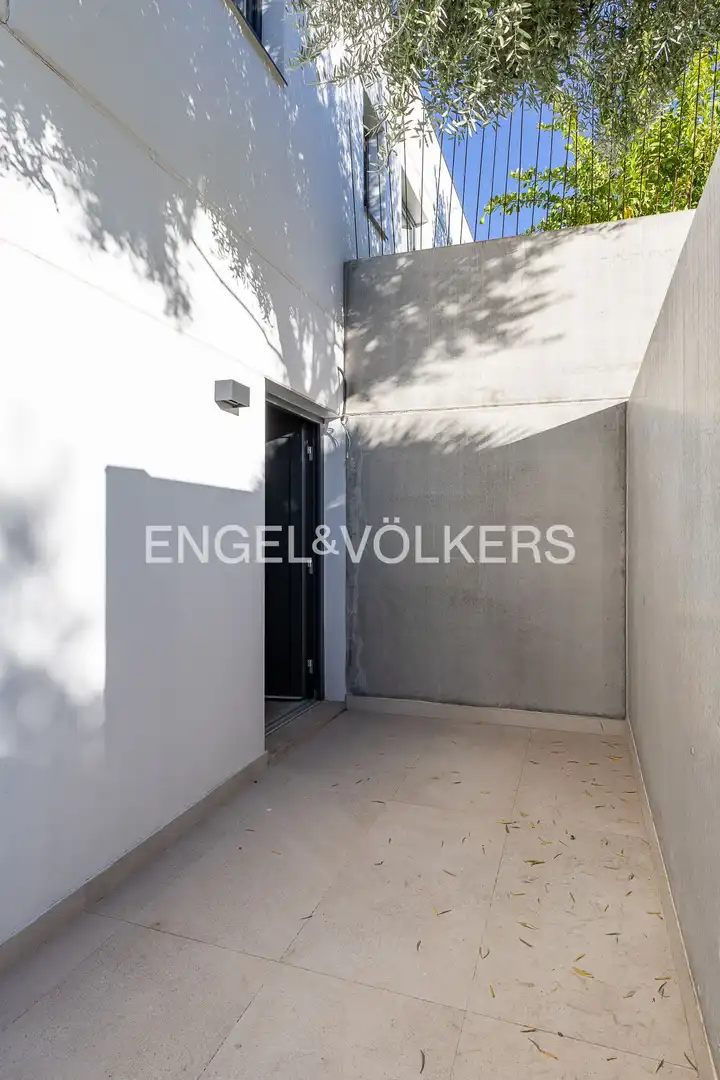 Study for rent in Club de Golf