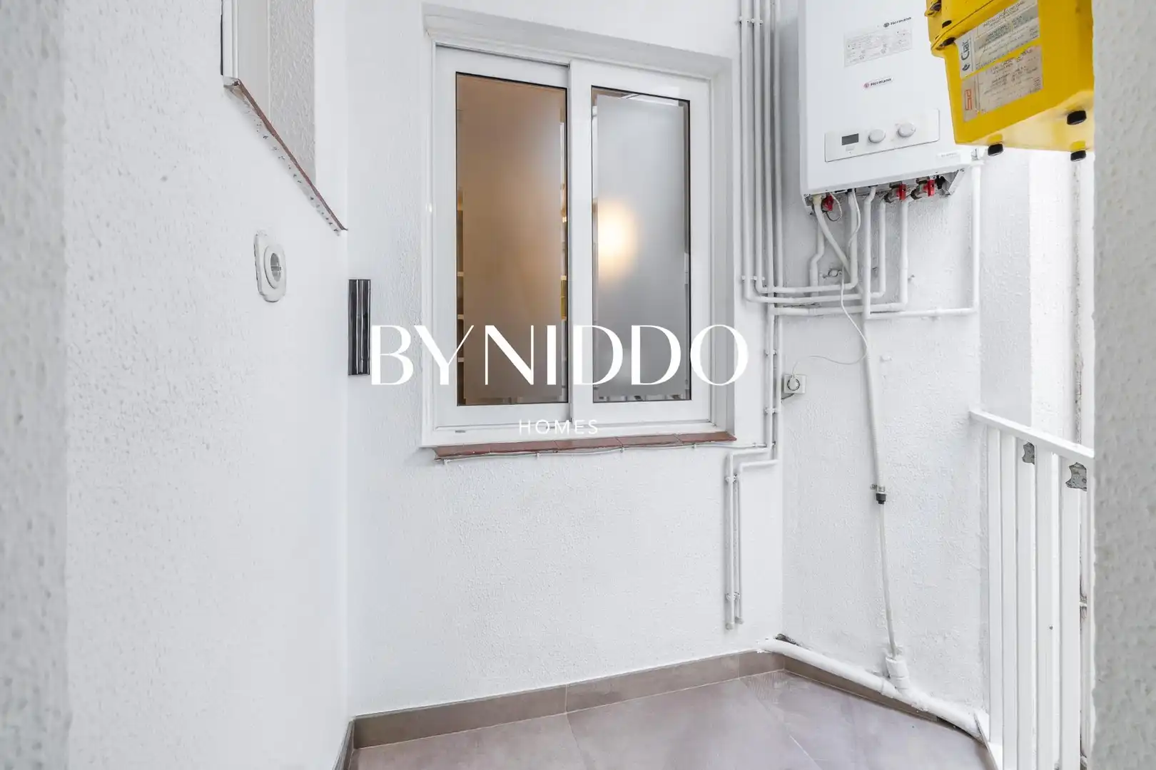 Bedroom of Flat for sale in Sant Cugat del Vallès  with Air Conditioner, Heating and Parquet flooring