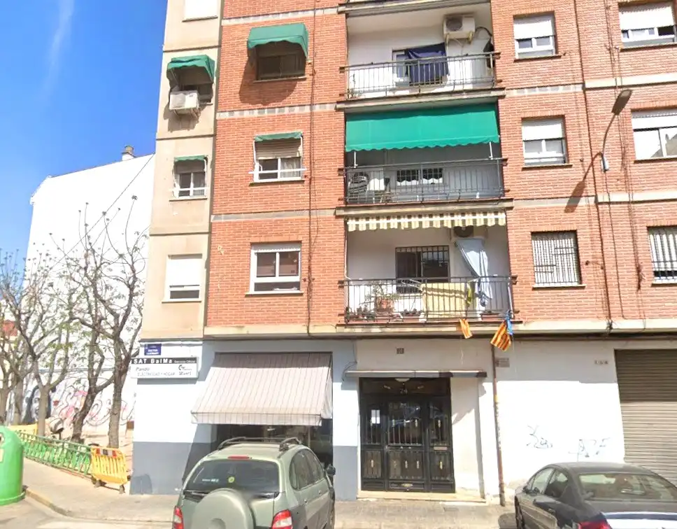 Vista exterior de Pis en venda en Burjassot