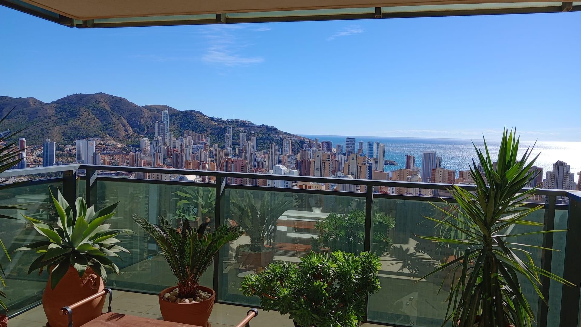 Exterior view of Apartment for sale in Benidorm  with Air Conditioner, Heating and Private garden