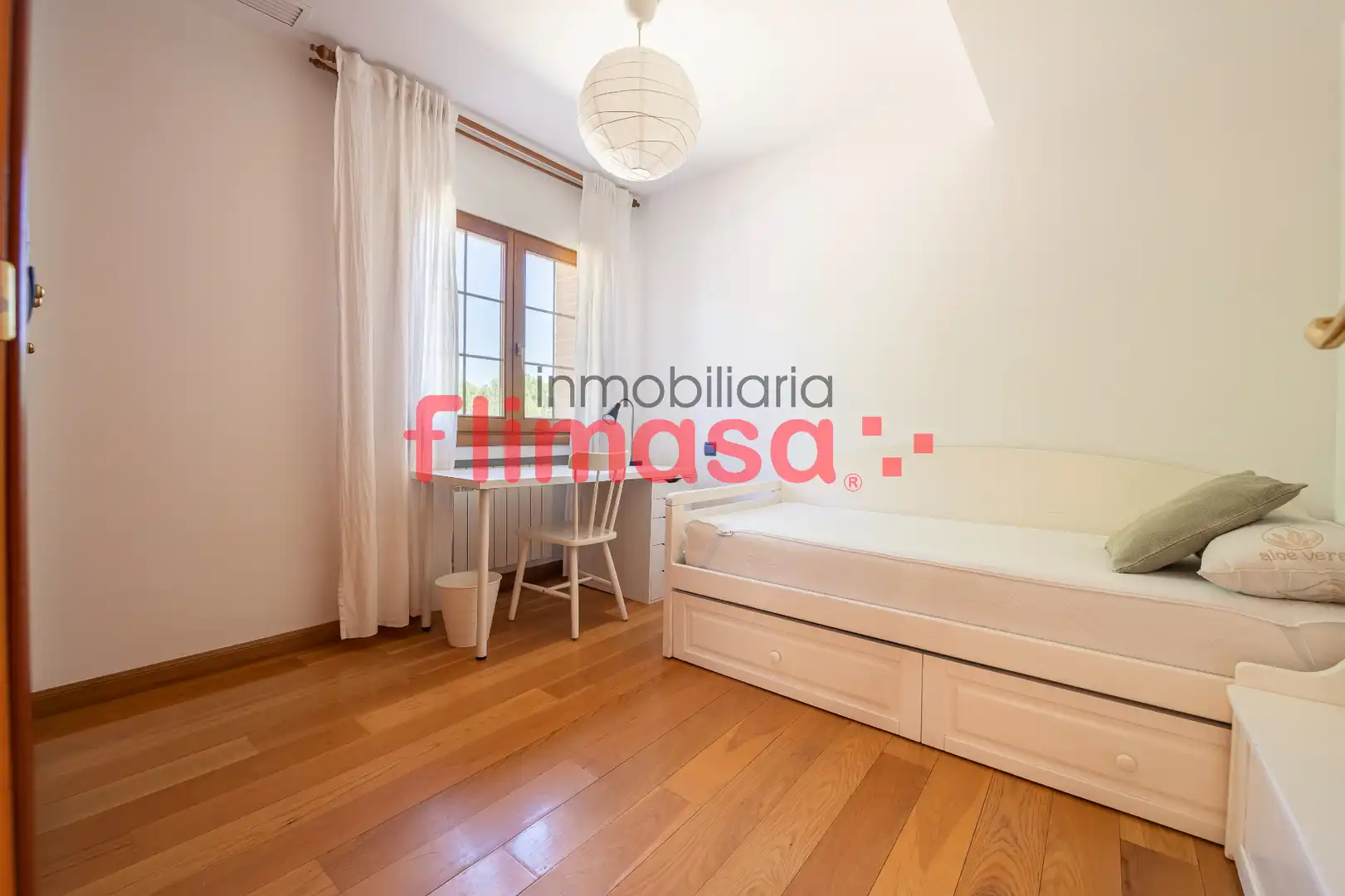 Habitación de Casa o chalet en venta en Villaviciosa de Odón con Aire acondicionado, Calefacción y Jardín privado