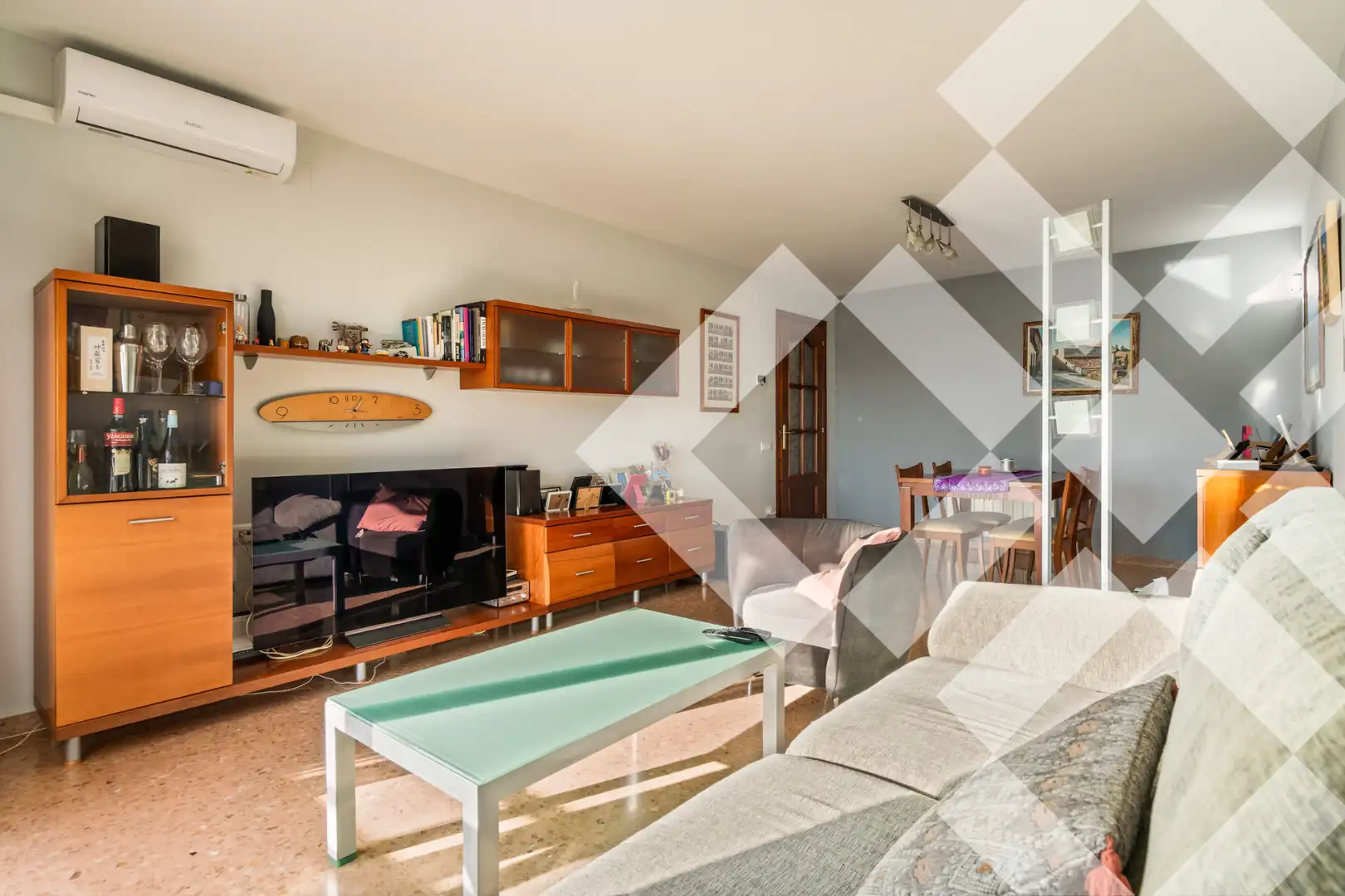 Sala de estar de Piso en venta en Cerdanyola del Vallès con Aire acondicionado, Calefacción y Amueblado