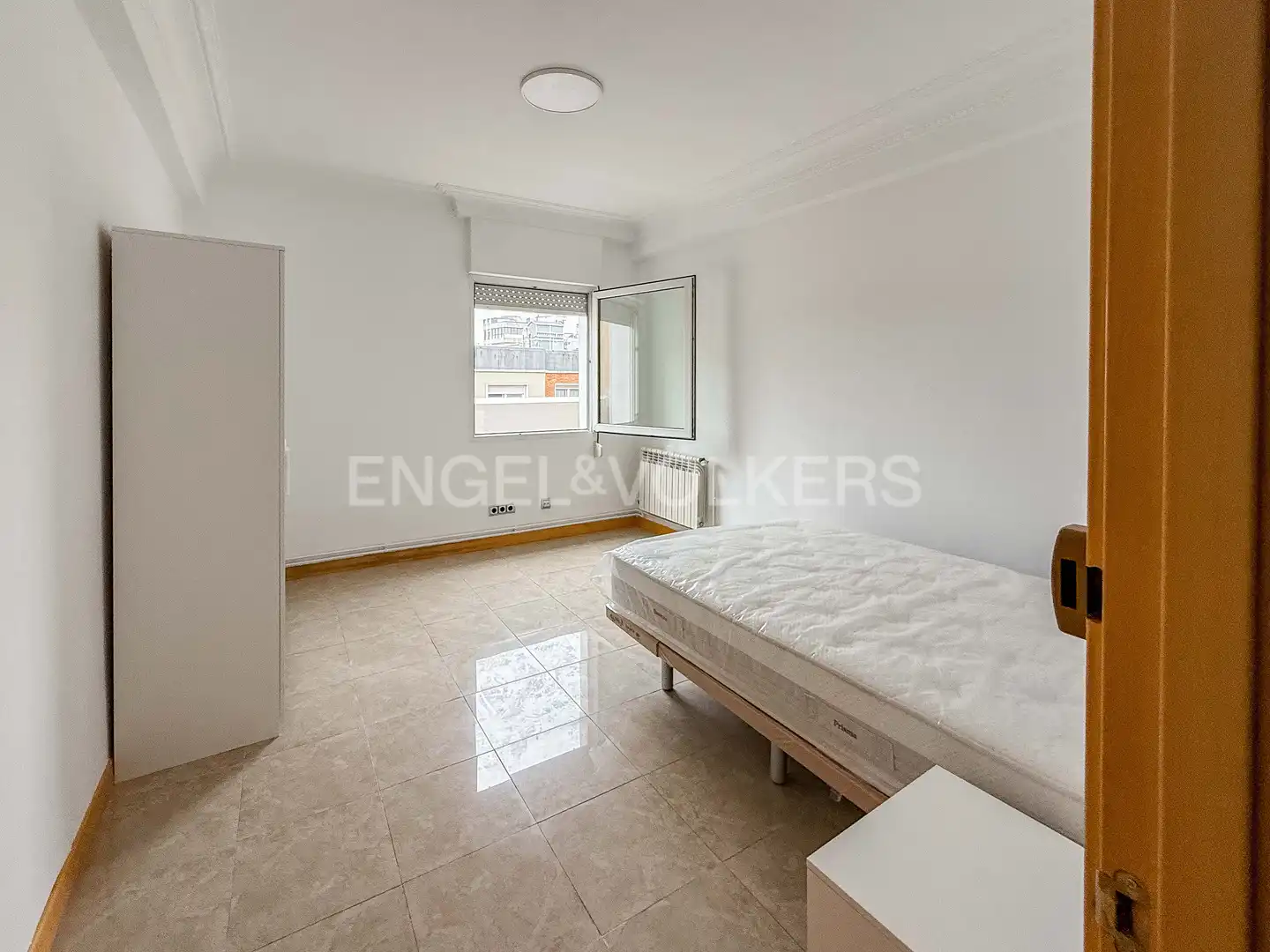 Habitación de Piso de alquiler en Santander con Calefacción, Amueblado y Balcón