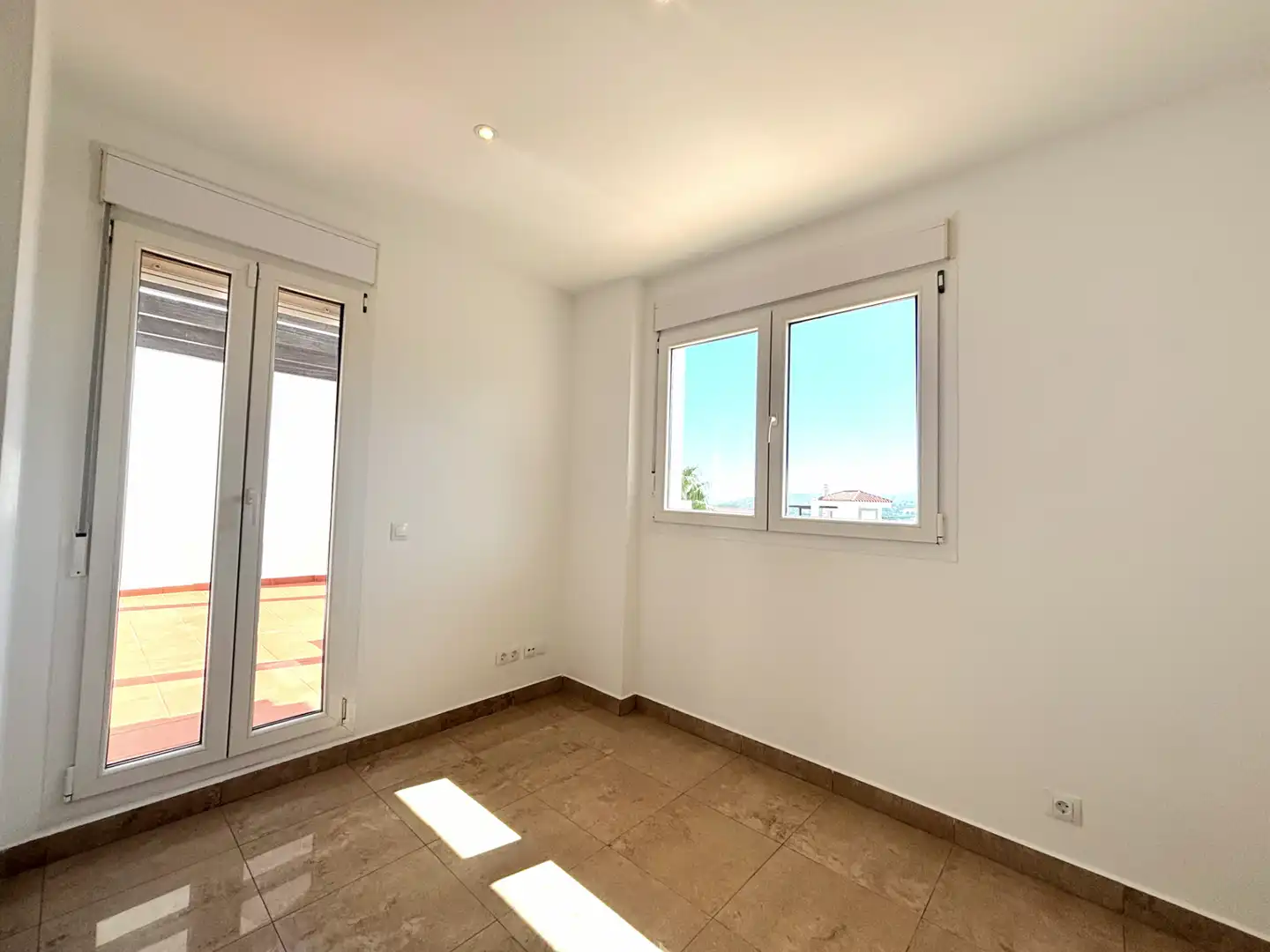 Duplex with terrace for sale in Urbanizacion Vistalmar Duquesa Norte, imagen 9