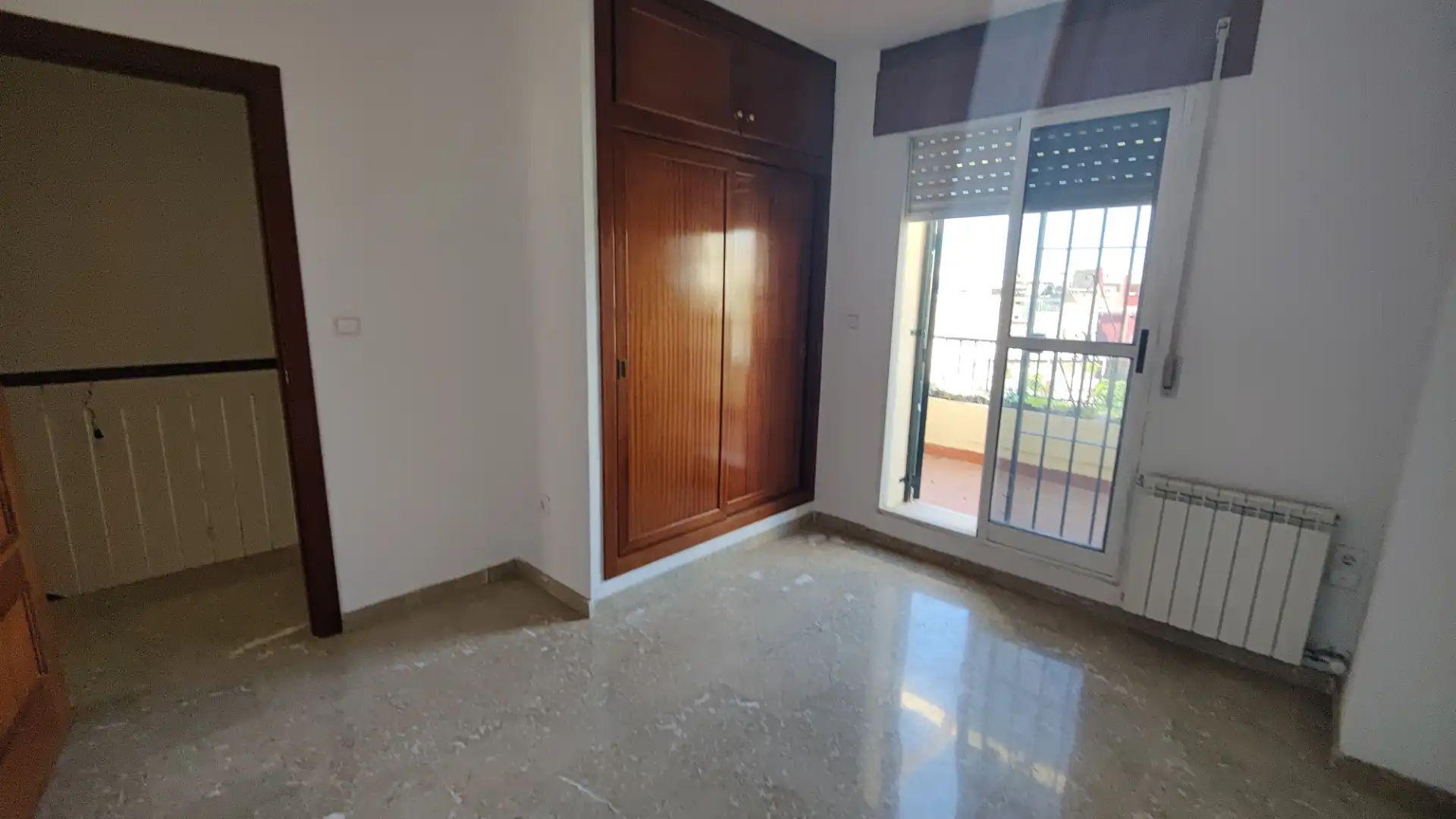 Habitación de Casa adosada en venta en Huétor Vega con Calefacción, Jardín privado y Piscina