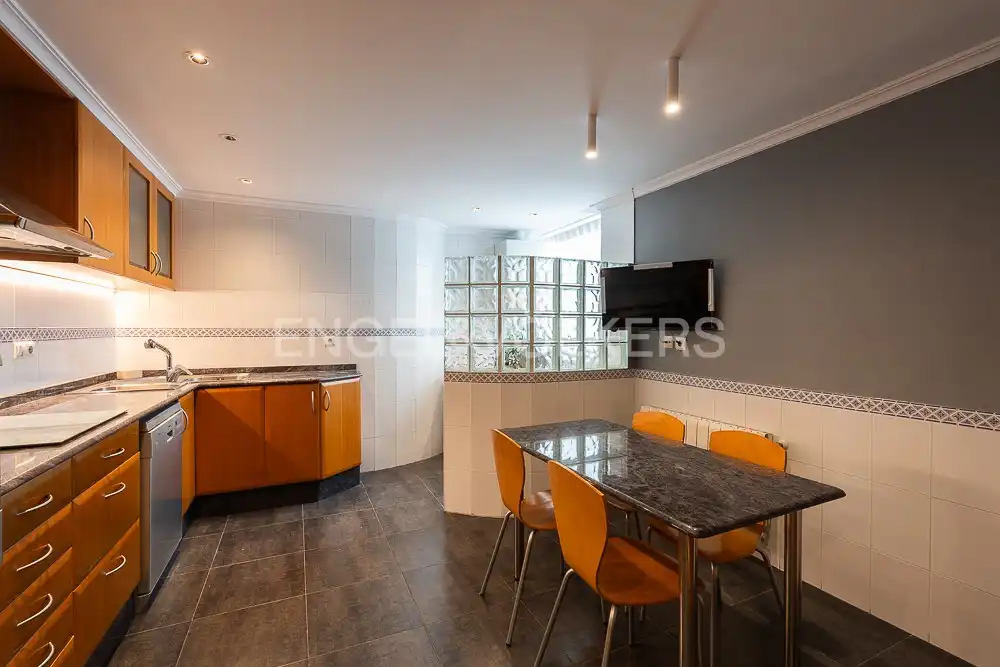 Kitchen of Flat for rent in Valencia  with Air Conditioner, Heating and Parquet flooring