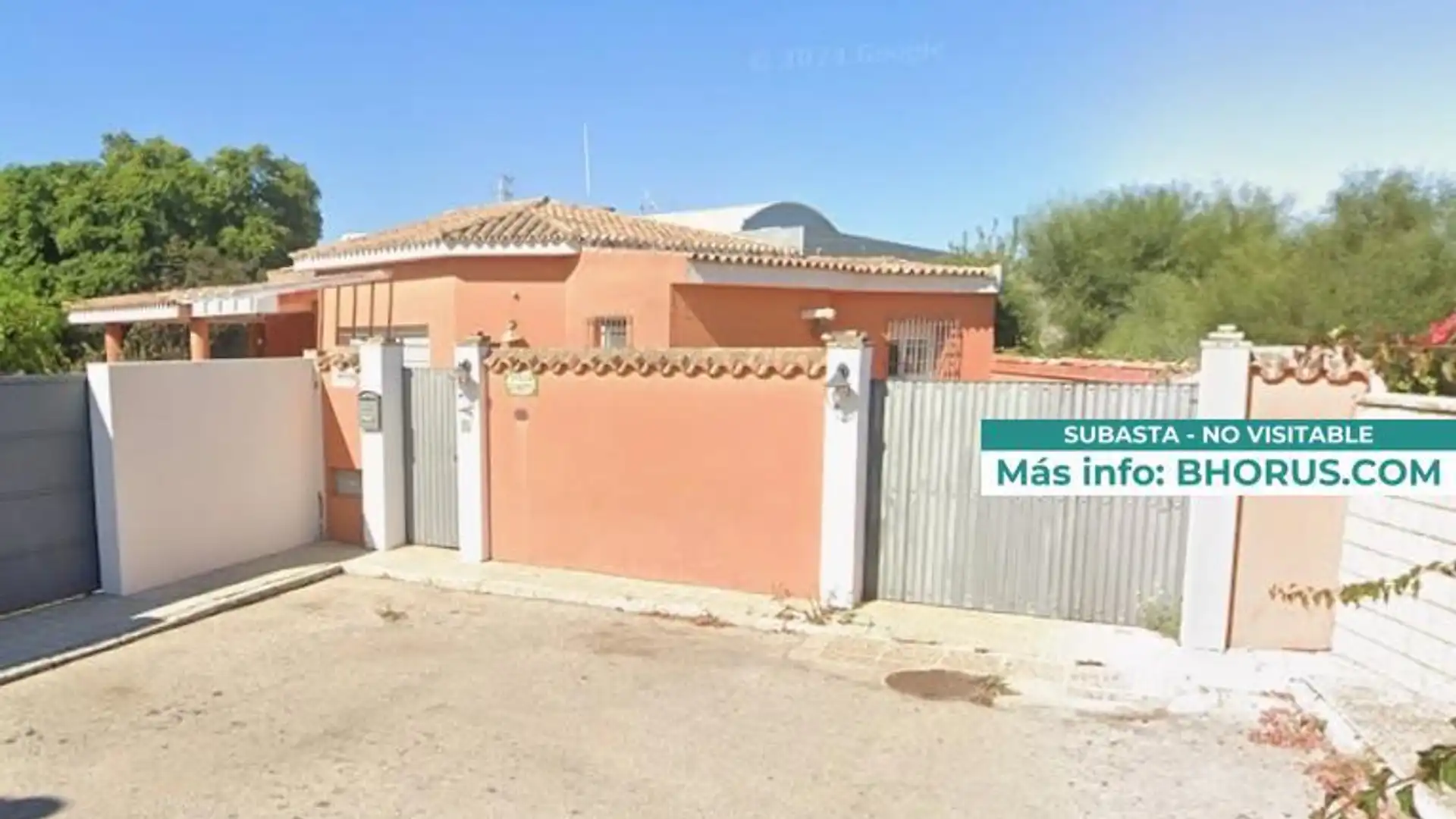 Vista exterior de Casa o xalet en venda en El Puerto de Santa María amb Jardí privat i Piscina