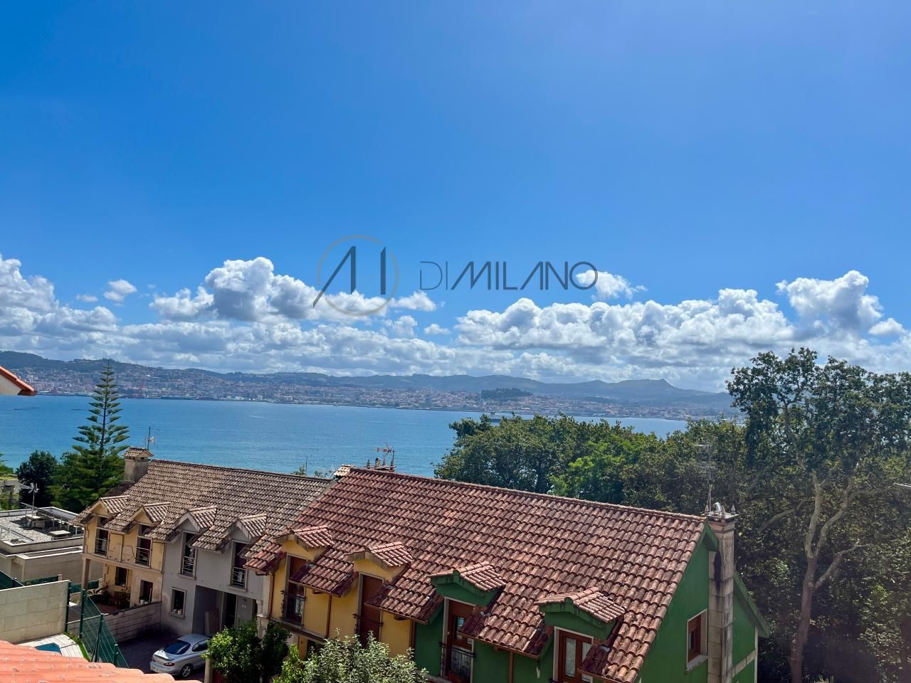 Vista exterior de Dúplex en venda en Moaña amb Calefacció, Terrassa i Traster