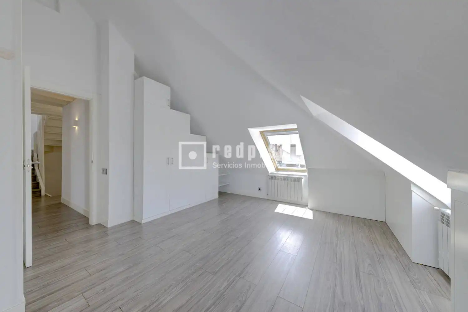 Habitación de Ático en venta en Pozuelo de Alarcón con Calefacción, Jardín privado y Terraza