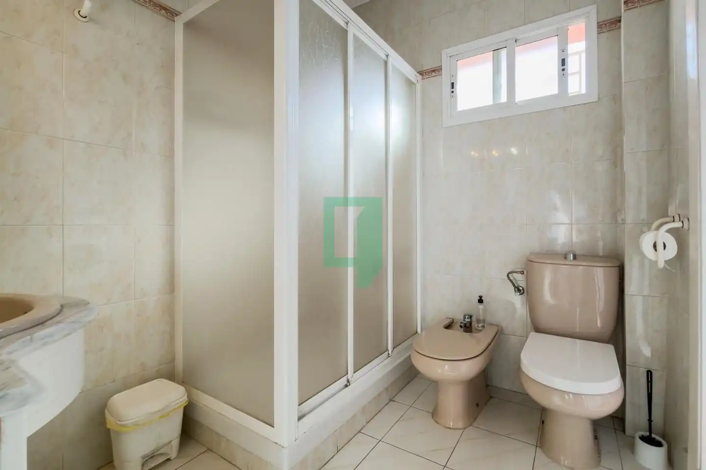 Badezimmer von Maisonette zum Verkauf in Badalona mit Heizung und Terrasse