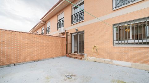 Photo 2 of Single-family semi-detached for sale in Calle Azucena, Chueca, Toledo