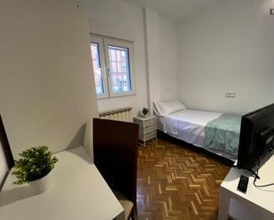 Bedroom of Apartment to share in  Madrid Capital  with Furnished, Oven and Microwave