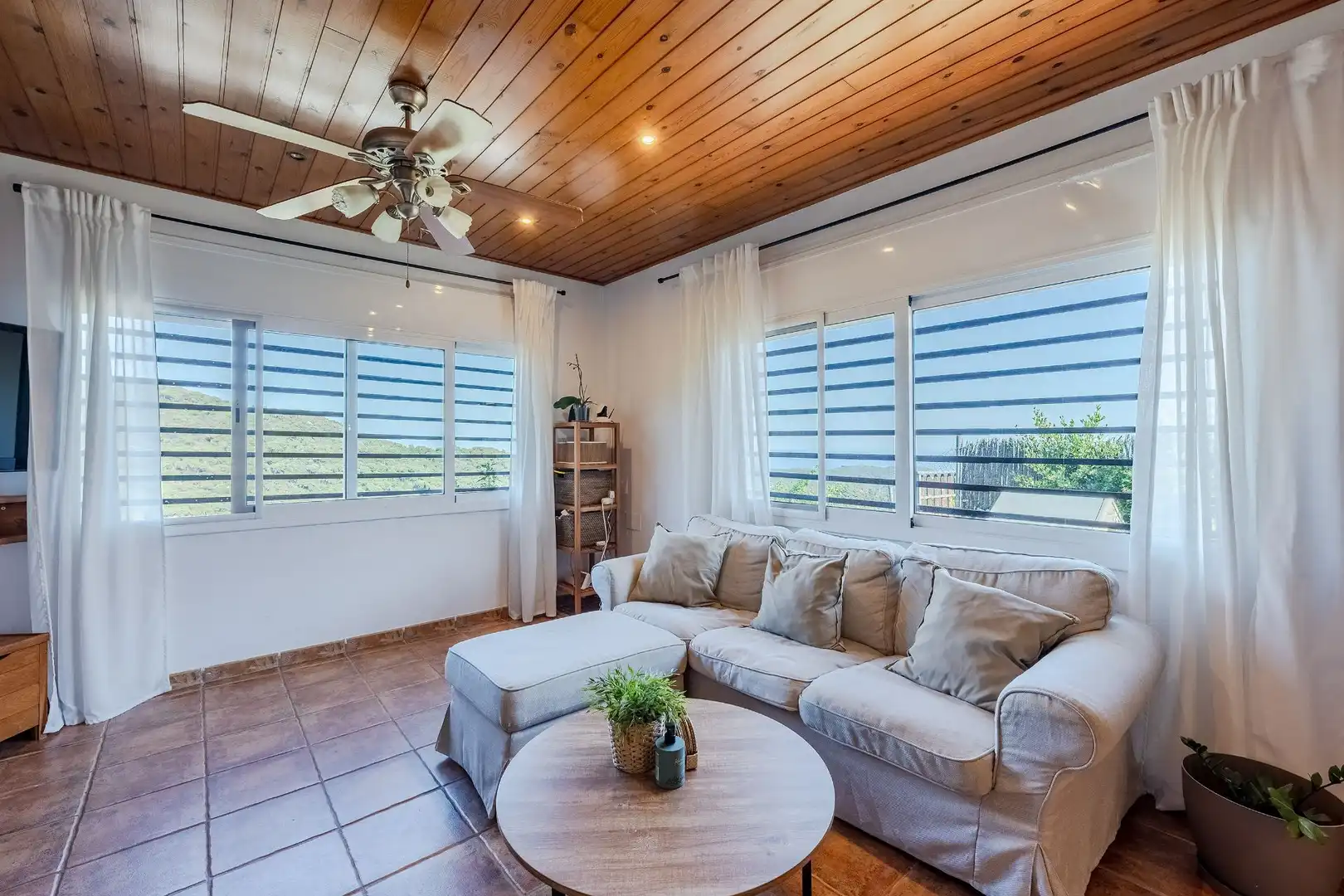 Living room of Houses for sale in Sant Cebrià de Vallalta  with Heating, Private garden and Storage room