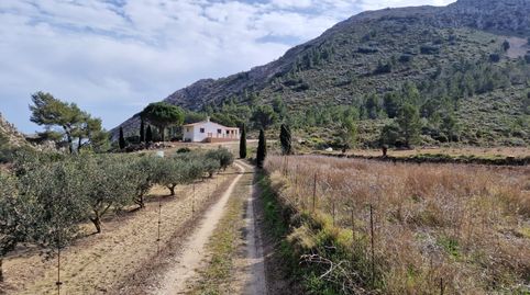 CASA DE CAMPO CON GRAN PARCELA EN TÀRBENA