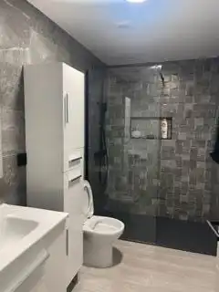 Baño de Piso de alquiler en Las Palmas de Gran Canaria con Aire acondicionado, Parquet y Amueblado