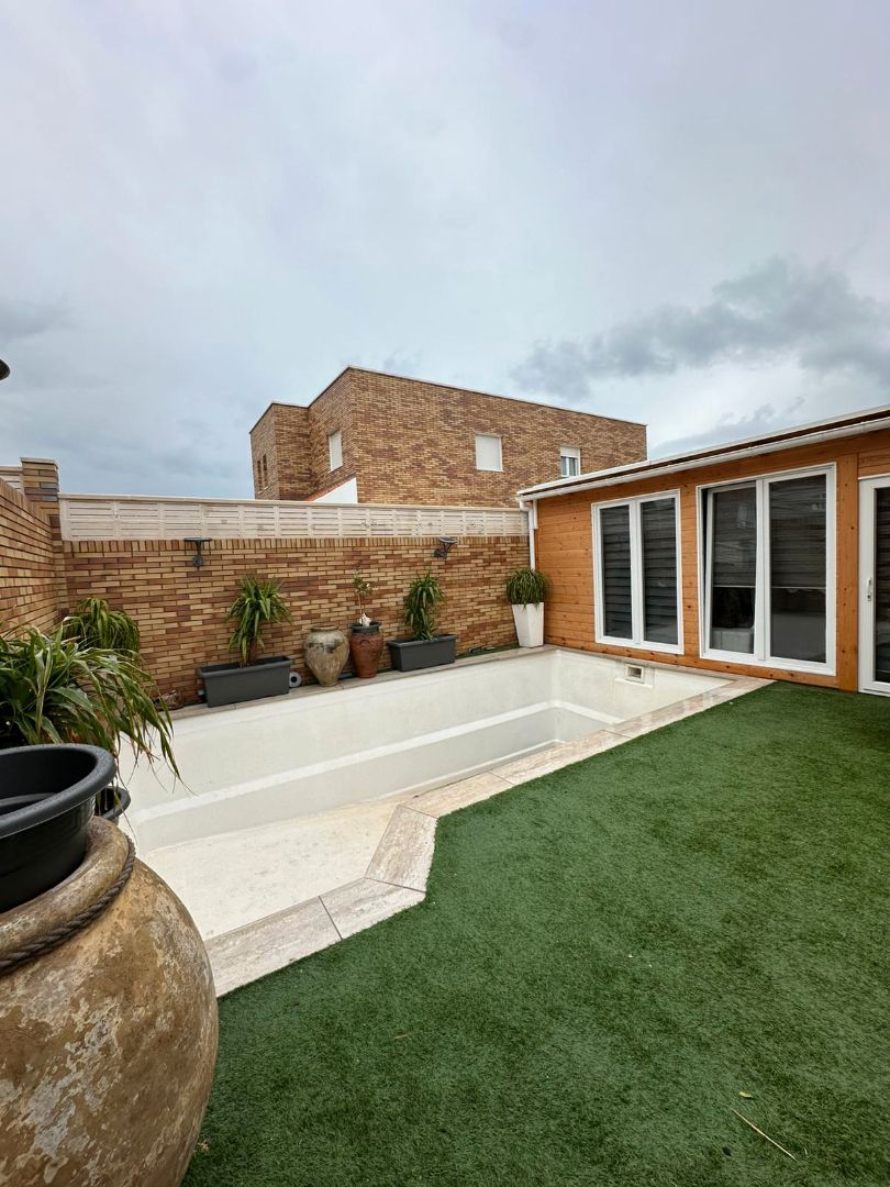 Swimming pool of Houses for sale in  Almería Capital  with Air Conditioner, Heating and Private garden