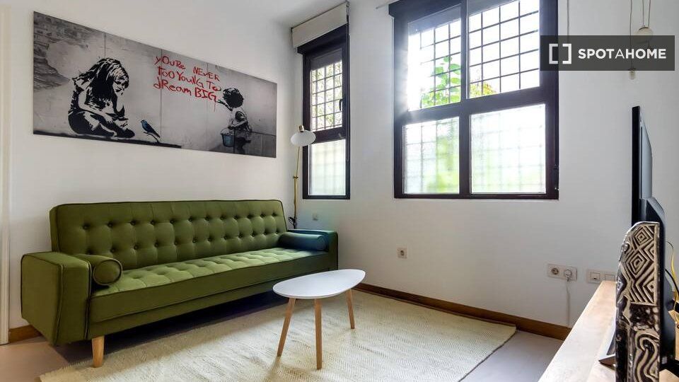 Flat to rent in Bellas Vistas