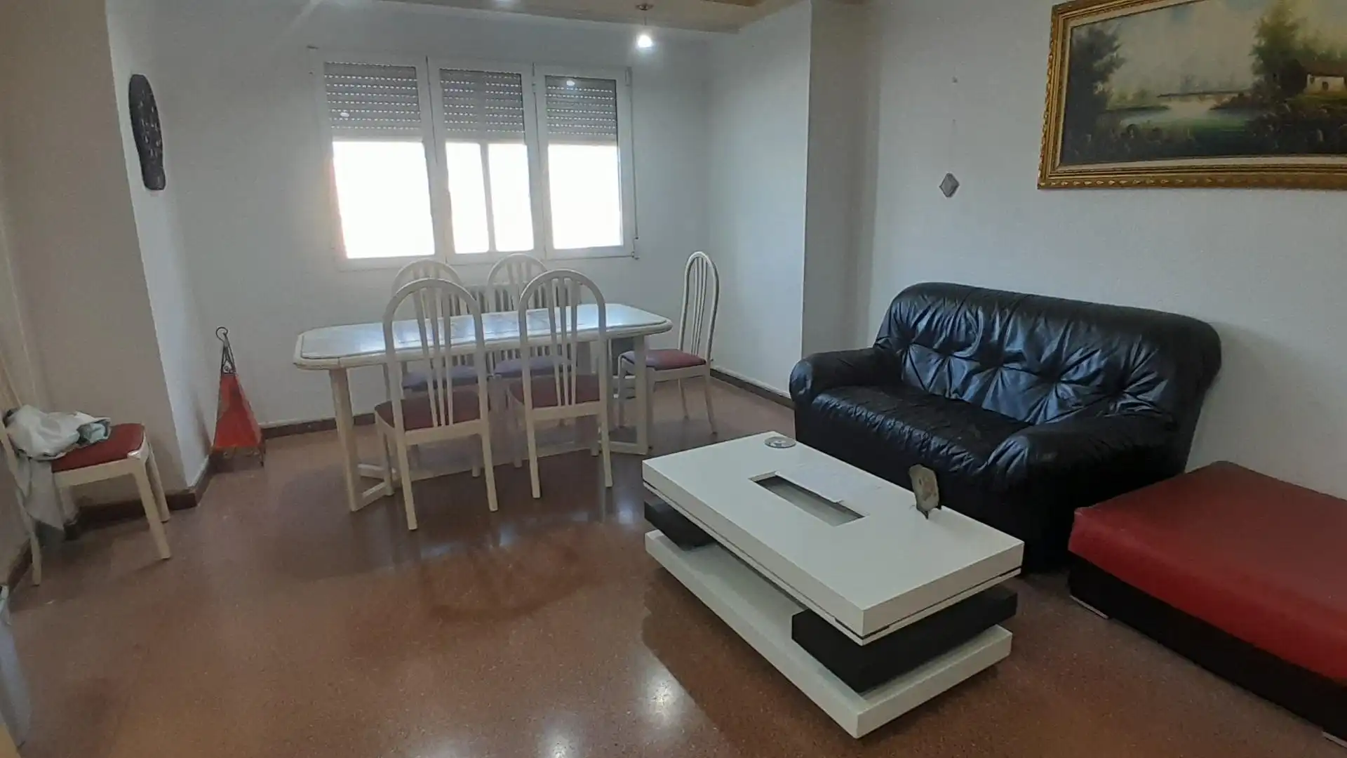 Sala d'estar de Pis en venda en Yecla amb Calefacció, Terrassa i Balcó