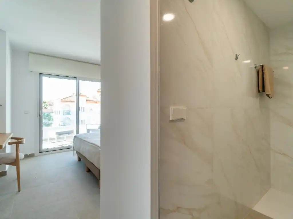 Bathroom of Apartments for sale in Orihuela  with Air Conditioner and Swimming Pool
