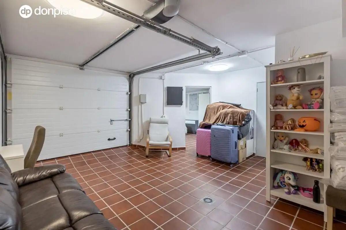 Casa adosada en venta en Armilla con Calefacción, Terraza y Amueblado