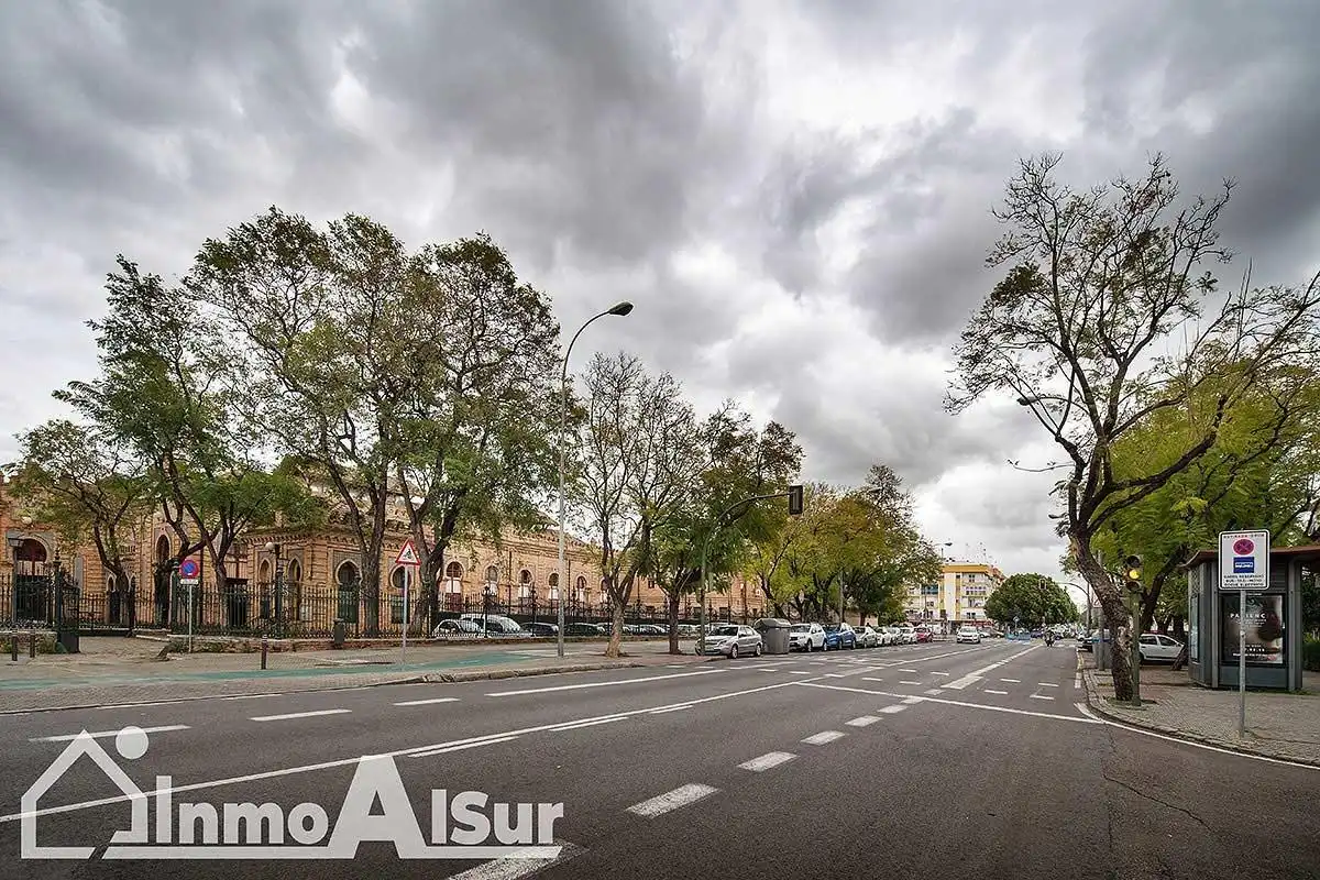 Vista exterior de Pis en venda en Sevilla amb Aire condicionat, Terrassa i Moblat