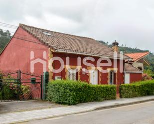 Vista exterior de Casa o xalet en venda en Carreño amb Terrassa