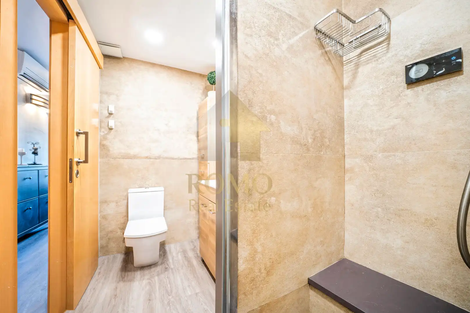 Bathroom of Flat for sale in Santa Perpètua de Mogoda  with Air Conditioner, Heating and Parquet flooring