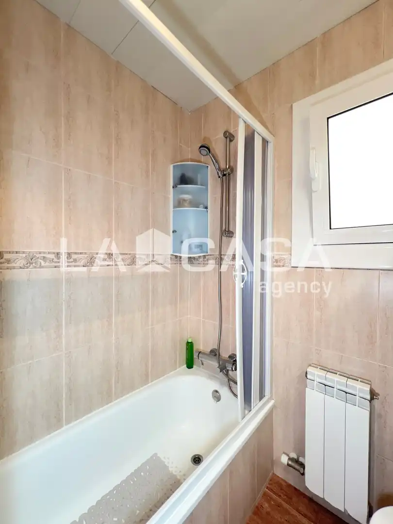Bathroom of Flat for sale in Badalona  with Heating and Balcony