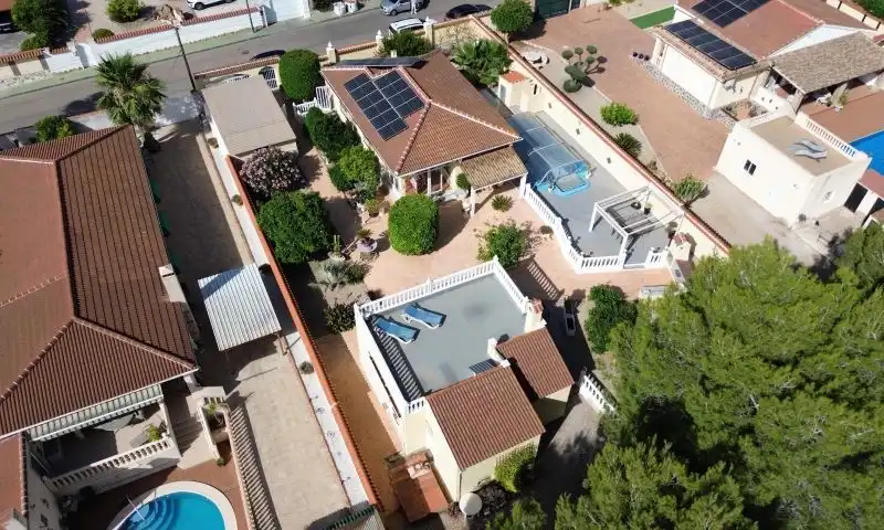 Vista exterior de Casa o xalet en venda en Pilar de la Horadada amb Traster i Piscina
