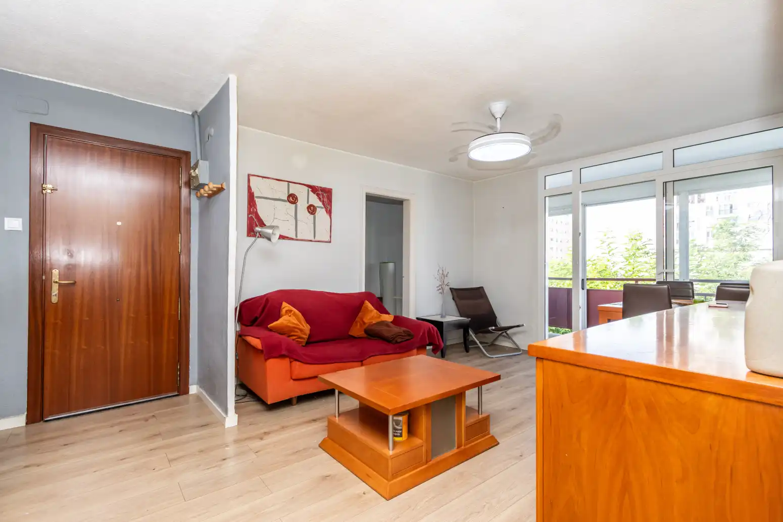 Sala d'estar de Pis en venda en Terrassa amb Parquet i Balcó