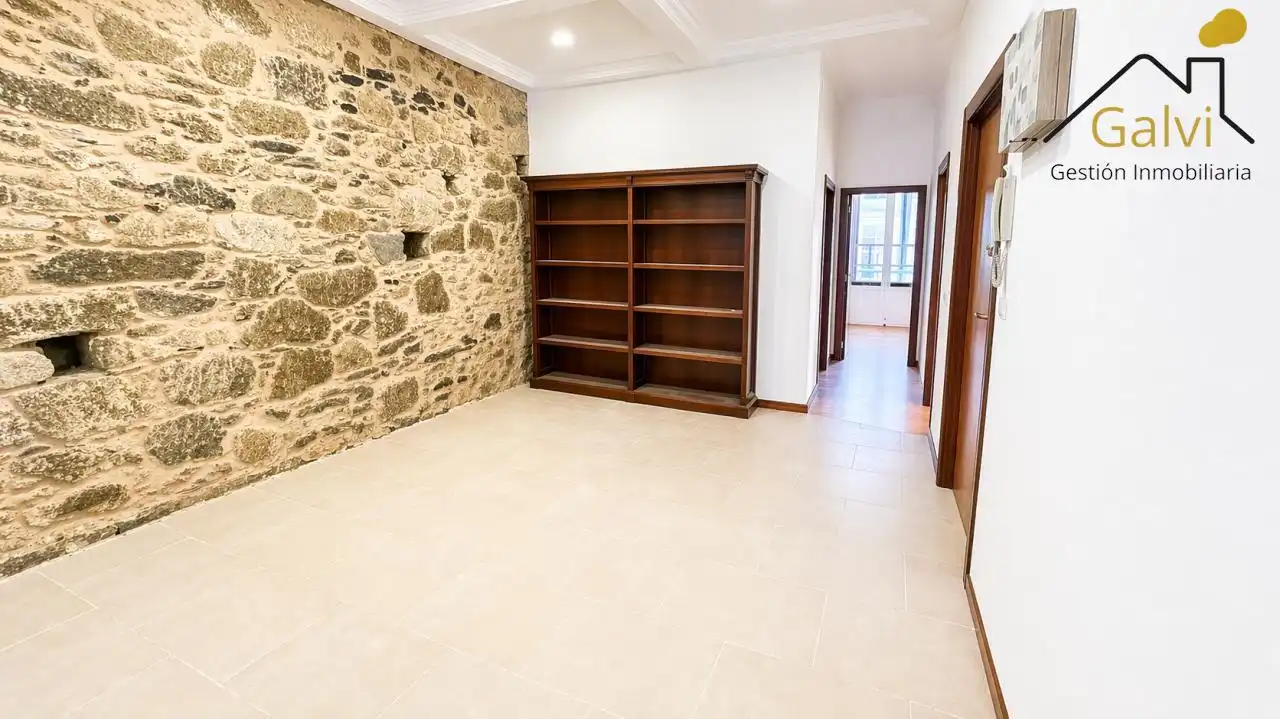Piso en venta en Ferrol con Balcón