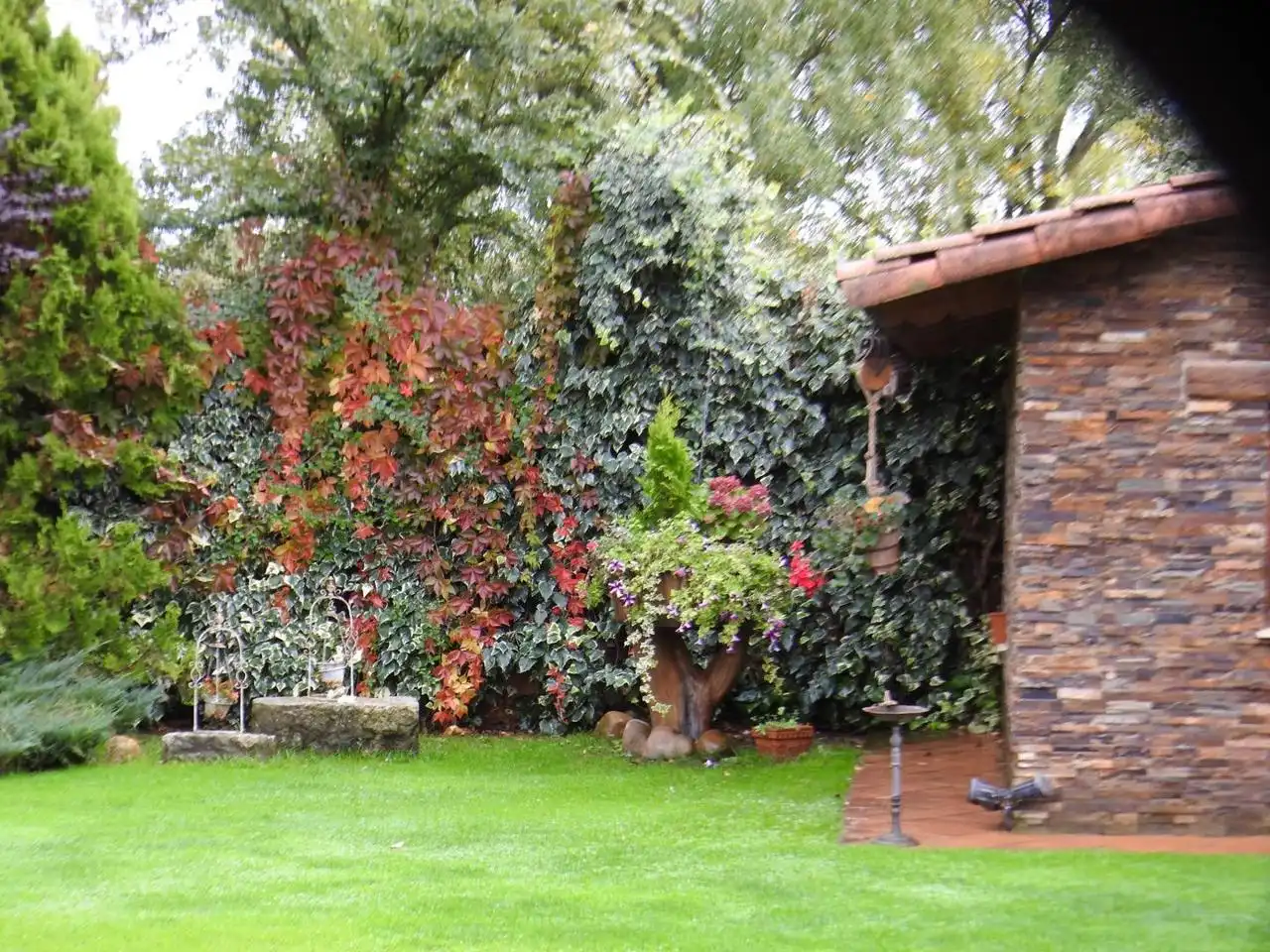 Jardí de Casa adosada en venda en San Andrés del Rabanedo amb Aire condicionat, Calefacció i Jardí privat