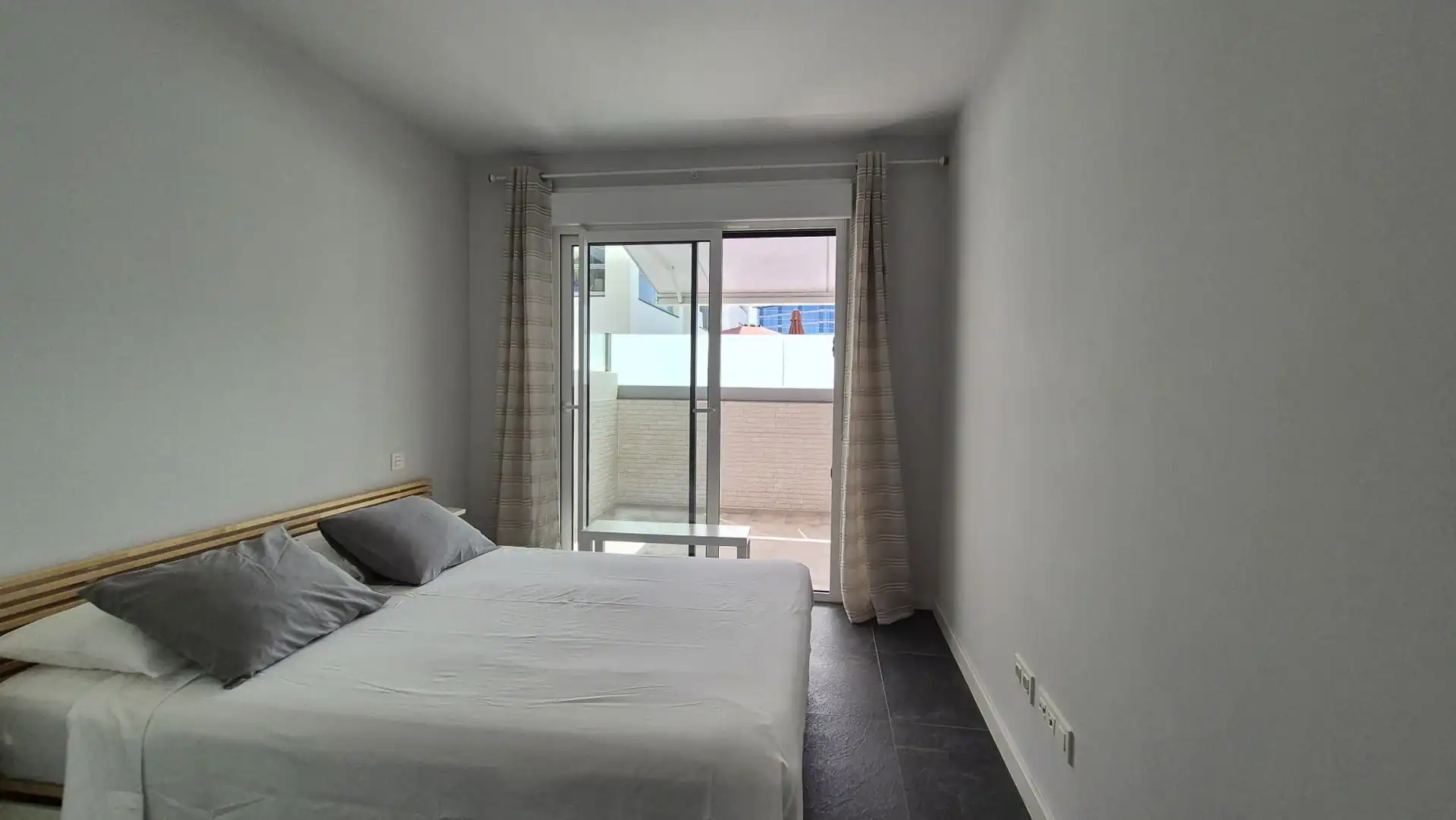 Ground floor for rent in Paseo Alfonso Canas Hogueras, Playa Bajadilla - Puertos