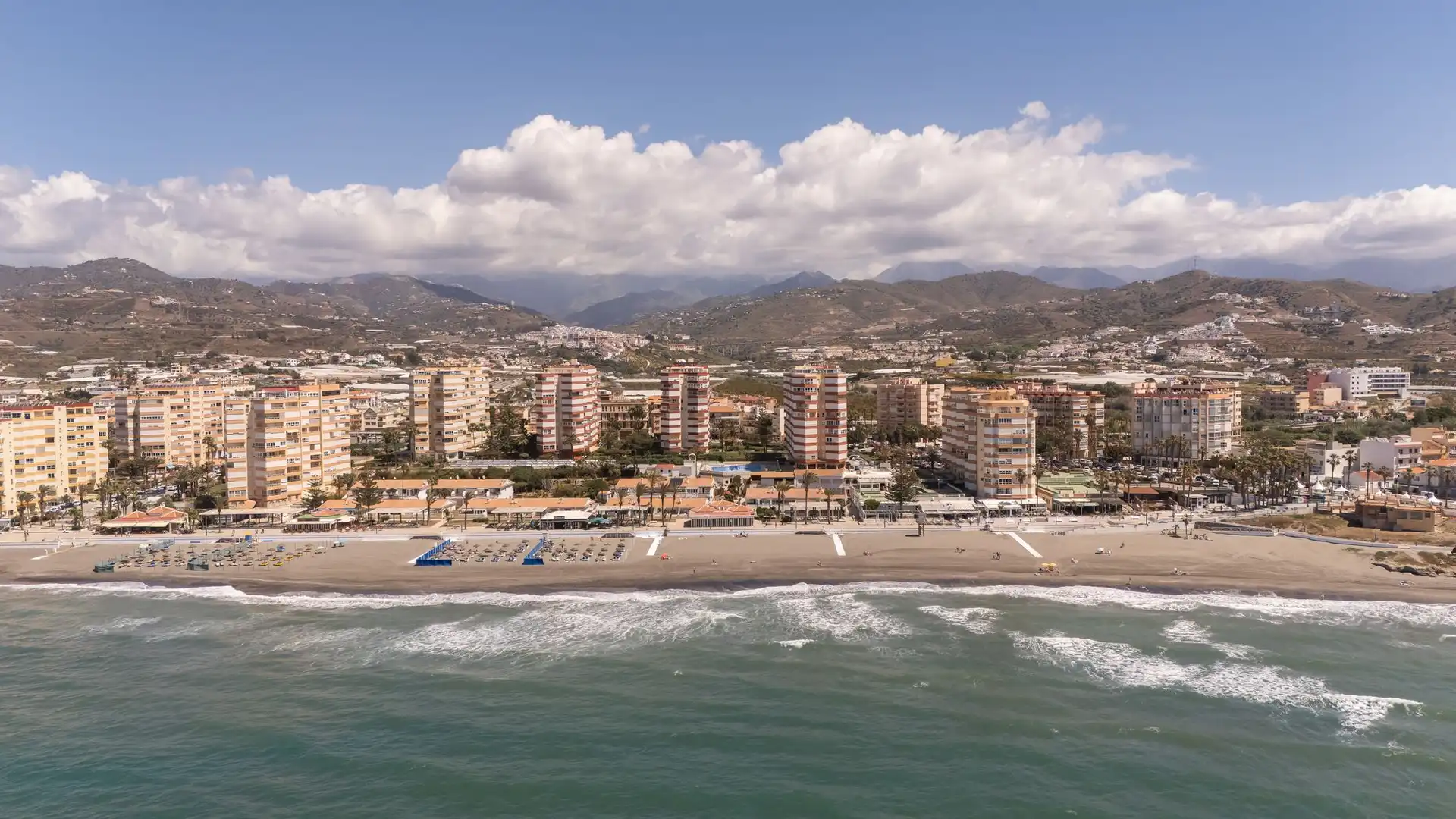 Vista exterior de Àtic en venda en Torrox amb Terrassa