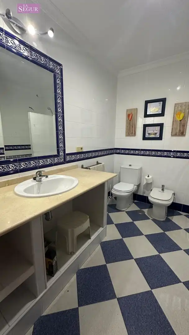 Bany de Apartament en venda en Conil de la Frontera amb Aire condicionat, Calefacció i Terrassa