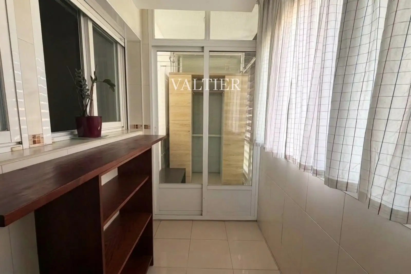 Schlafzimmer von Wohnung zur Miete in Madrid mit Klimaanlage, Terrasse und Möbliert