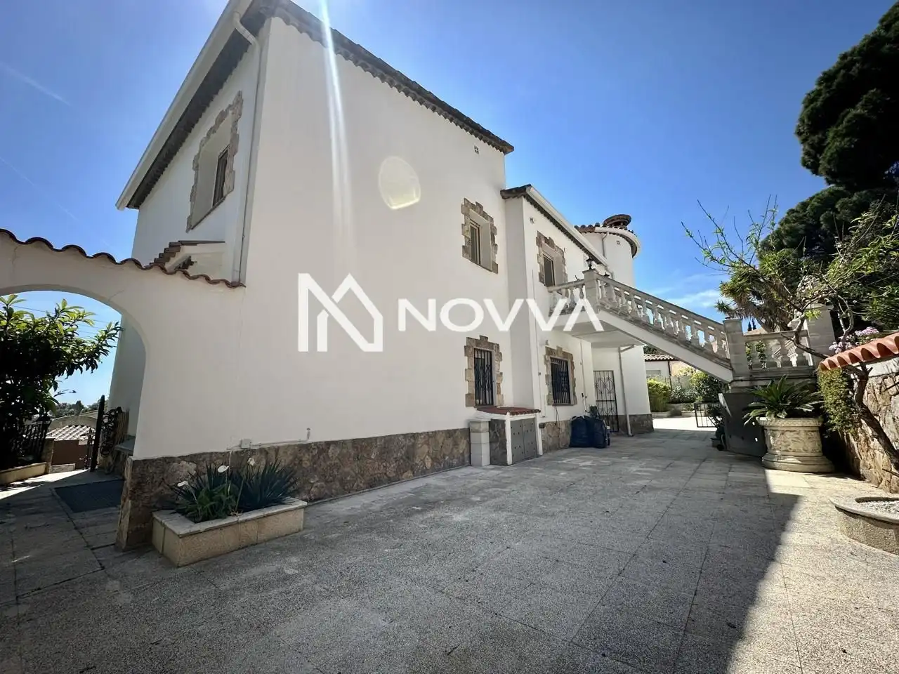 Vista exterior de Casa o xalet en venda en Lloret de Mar amb Jardí privat, Terrassa i Piscina