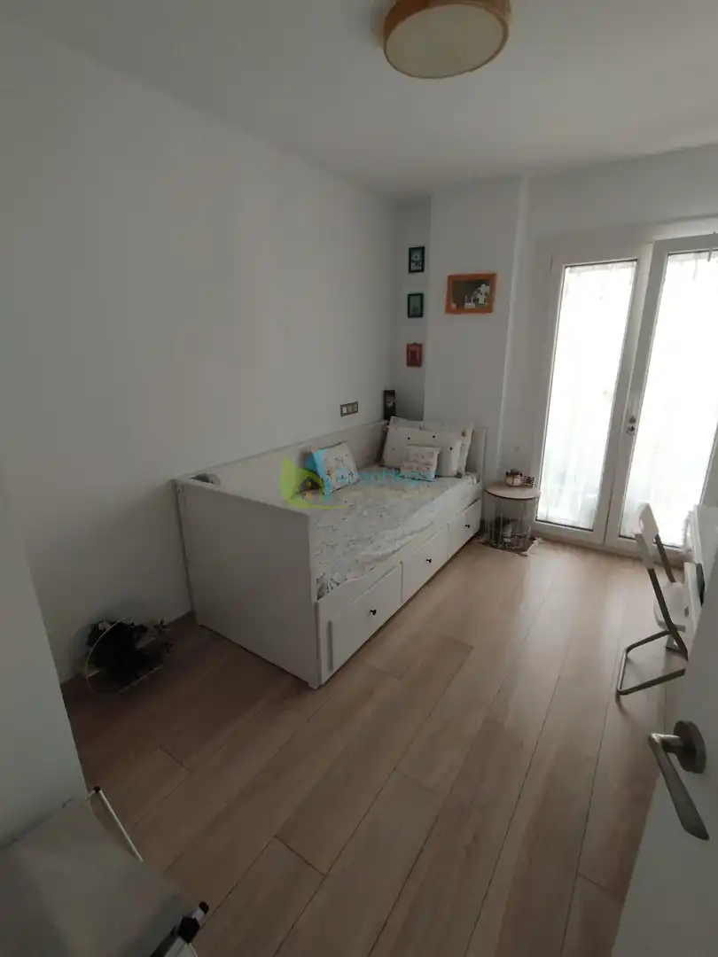 Bedroom of Flat for sale in Sevilla  with Furnished and Balcony