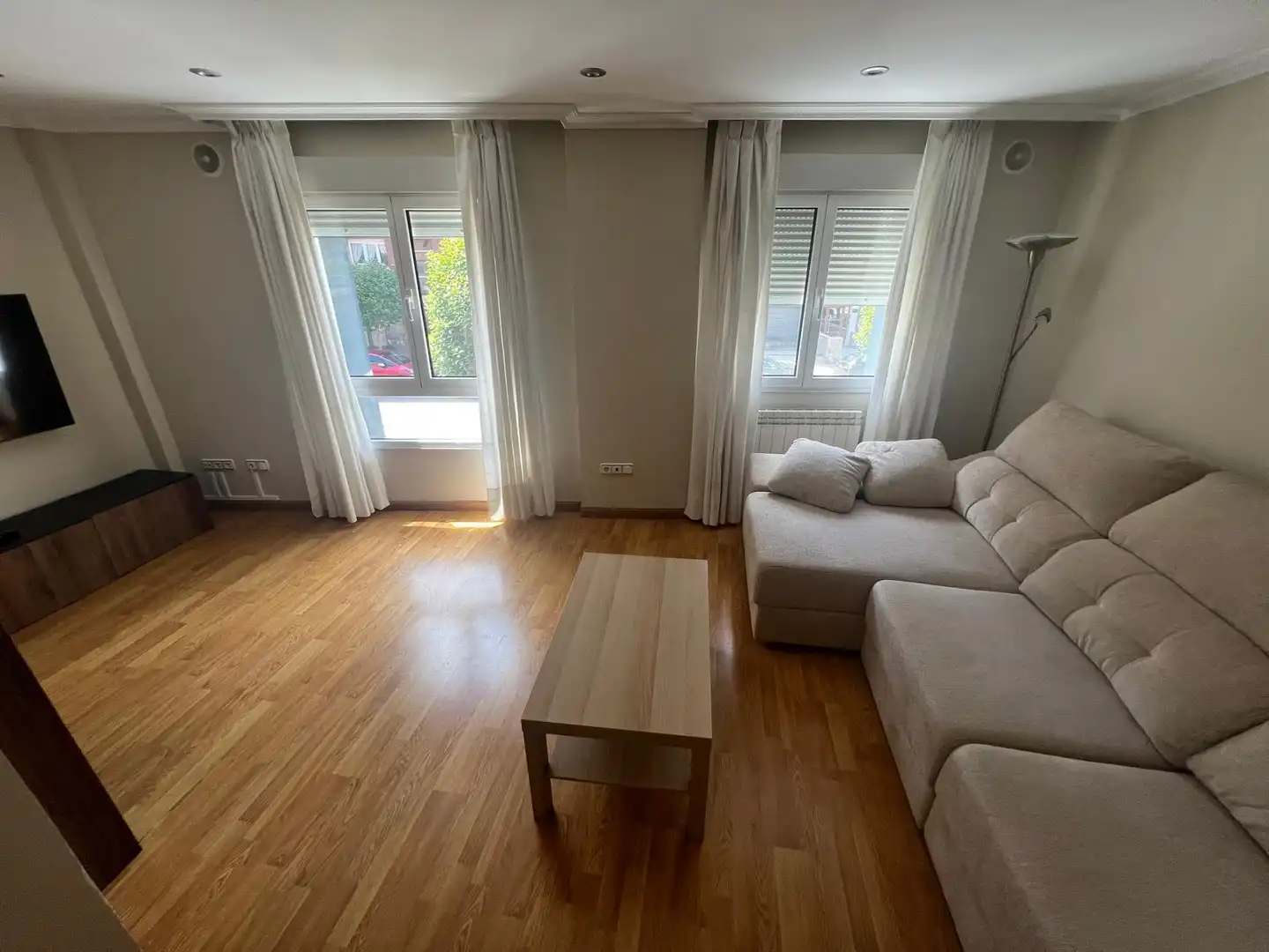 Sala d'estar de Pis en venda en Gijón  amb Parquet i Alarma
