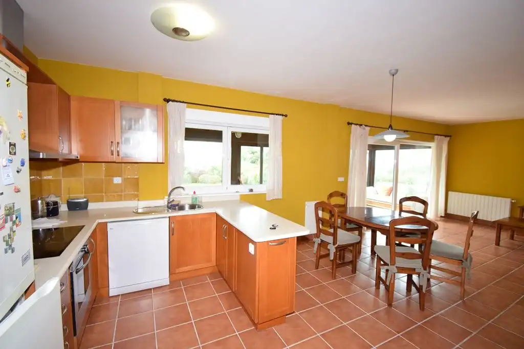 Kitchen of Houses for sale in Miño  with Heating, Parquet flooring and Storage room