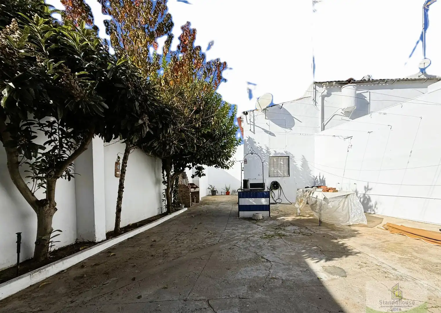 Vista exterior de Casa adosada en venda en Bollullos Par del Condado amb Aire condicionat, Calefacció i Traster